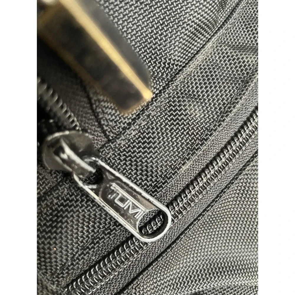 Tumi Ballistic Nylon Carrying Strap Folding Garment Bag 23x20x5